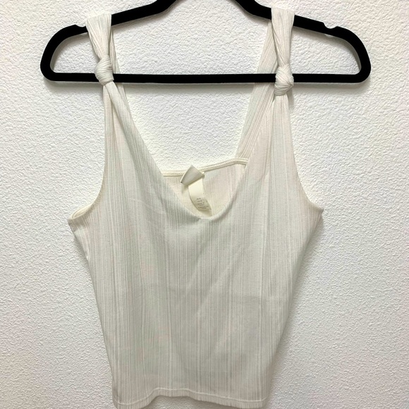 H&M Cream Crop Top, Size M - Picture 2 of 9